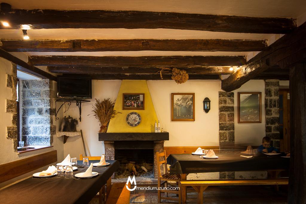 Casa Rural Eleizondo Haundia Itziar 外观 照片