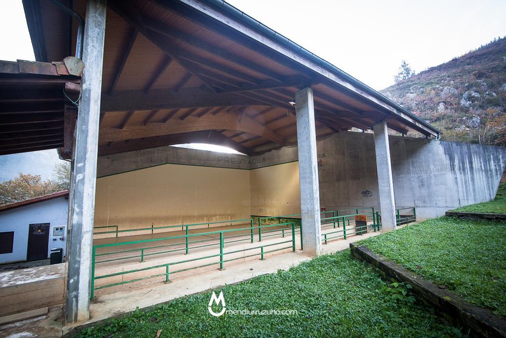 Casa Rural Eleizondo Haundia Itziar 外观 照片