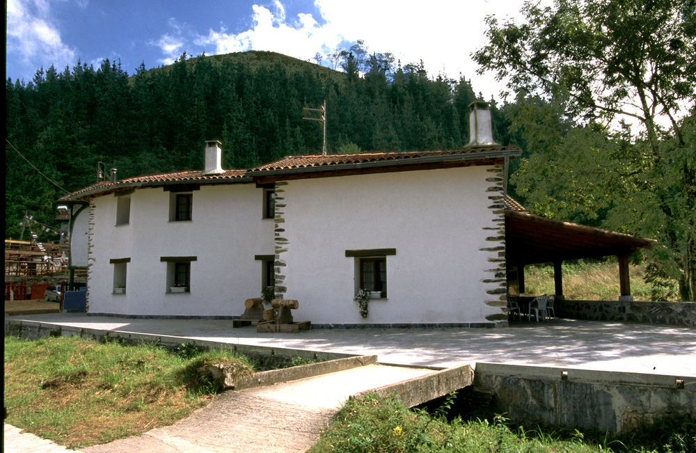 Casa Rural Eleizondo Haundia Itziar 外观 照片